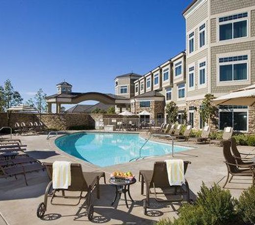West Inn & Suites