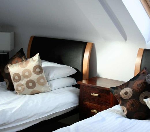 Leaside Hotel