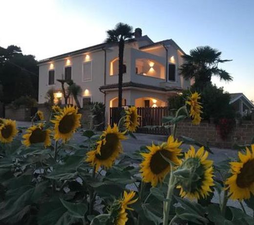 B&B Isa and Apartments