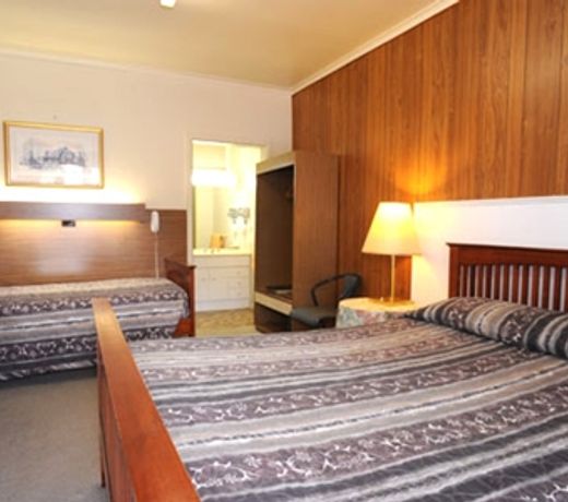 Bamboo Motor Inn