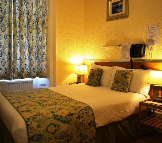 Falcon Hotel