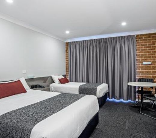 Bushman's Motor Inn