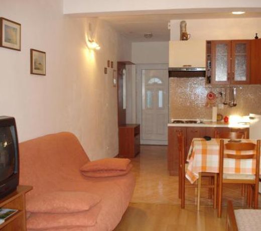 Apartments N & V
