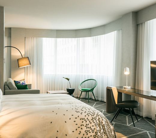 Renaissance Montreal Downtown Hotel