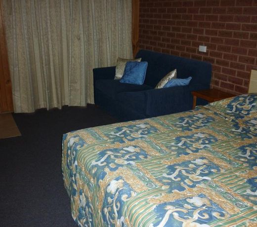Country Mile Motor Inn