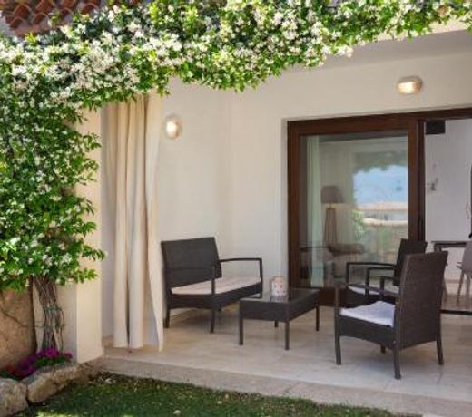 Le Maree Apartments