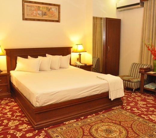 Raj One Hotel
