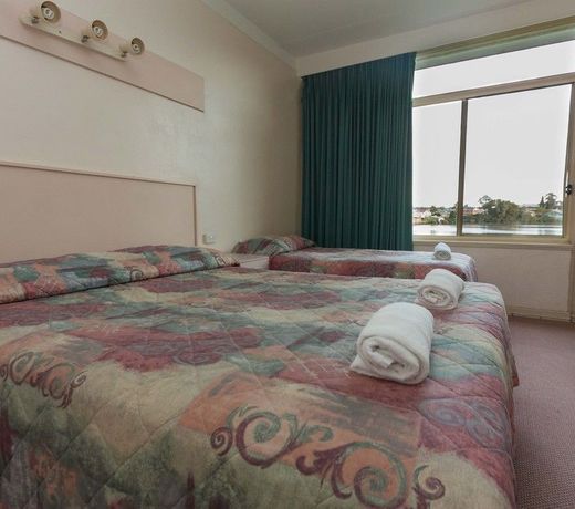 Moruya Waterfront Hotel Motel