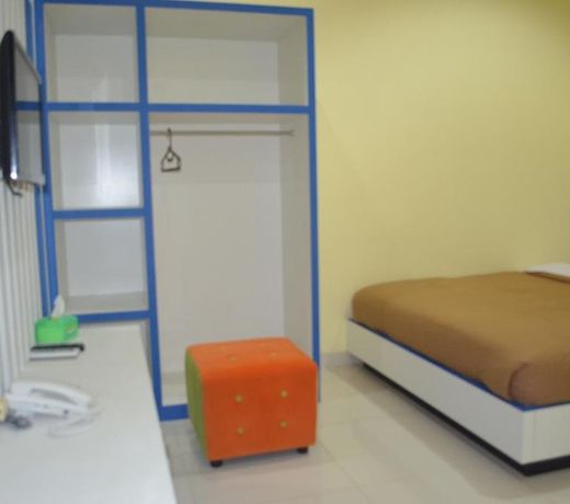 OYO 342 De'kayakini Hotel