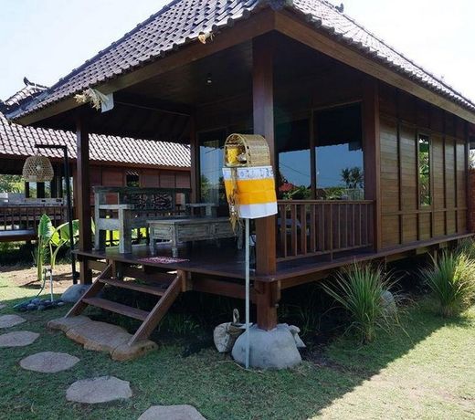 Keramas Surf Camp