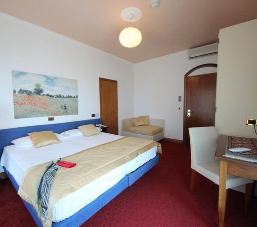 Termini Beach Hotel & Suites