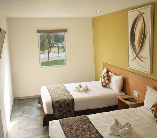 AM Hotel y Plaza