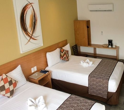 AM Hotel y Plaza