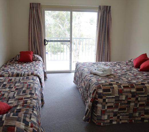 BATHURST GOLDFIELDS MOTEL at 428 CONROD STRAIGHT MOUNT PANORAMA