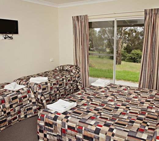 BATHURST GOLDFIELDS MOTEL at 428 CONROD STRAIGHT MOUNT PANORAMA