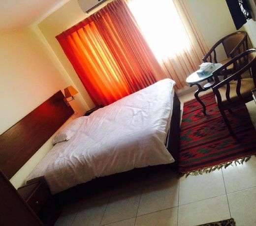 Zaina Plaza Hotel