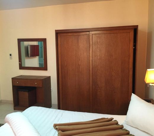 Zaina Plaza Hotel