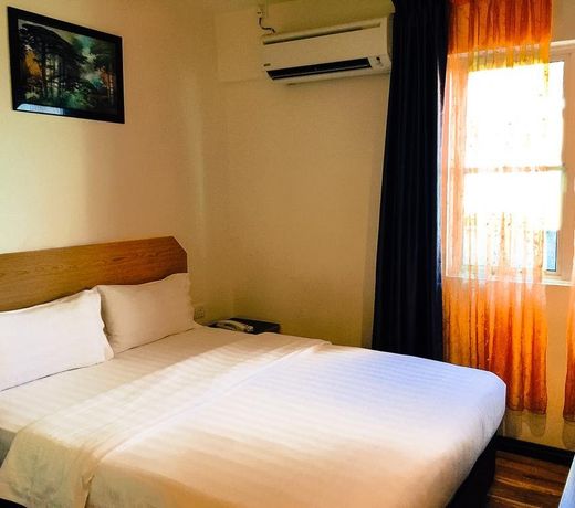 Marine Bay Hotel