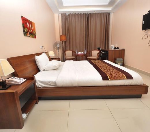 2000 Hotel Downtown Kigali