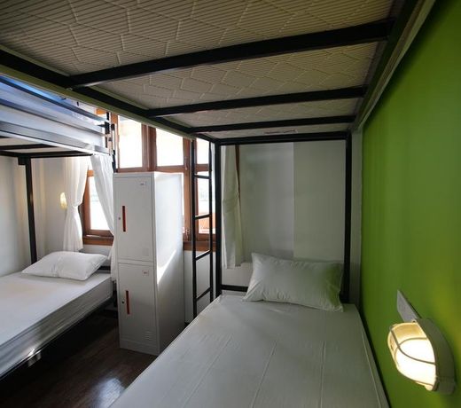 Oyo 965 Art Hotel Sanamchai