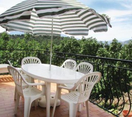 Awesome home in Valle di Rostino with 3 Bedrooms and WiFi