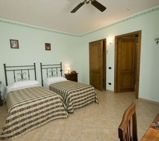 Azienda Massi - Agriturismo Macinatico1