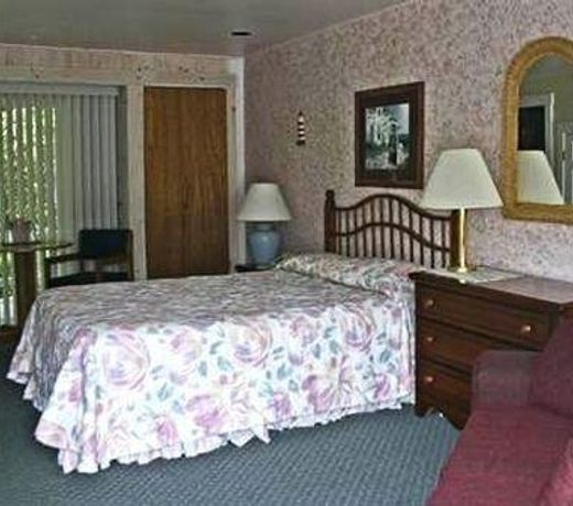 Glen Cove Inn & Suites