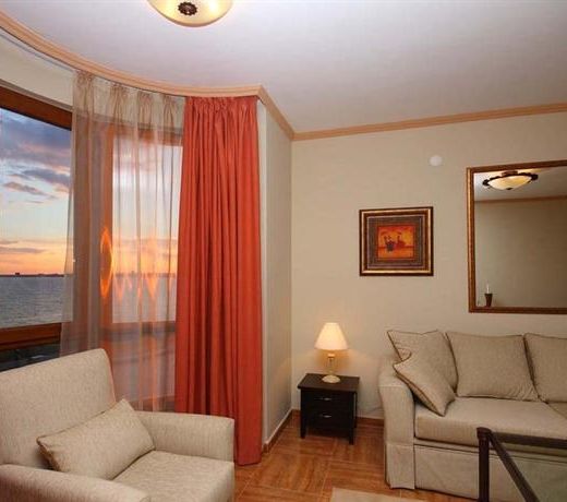 Royal Bay Apartments with Self Check-in