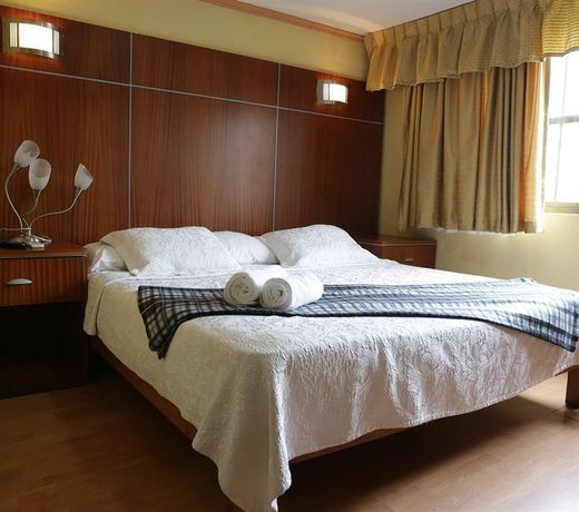 Cresta Inn