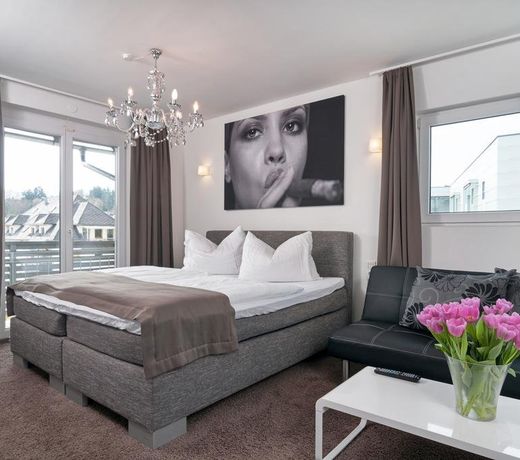 Hotel 24 Checkin Velden - Moderne Zimmer im Zentrum