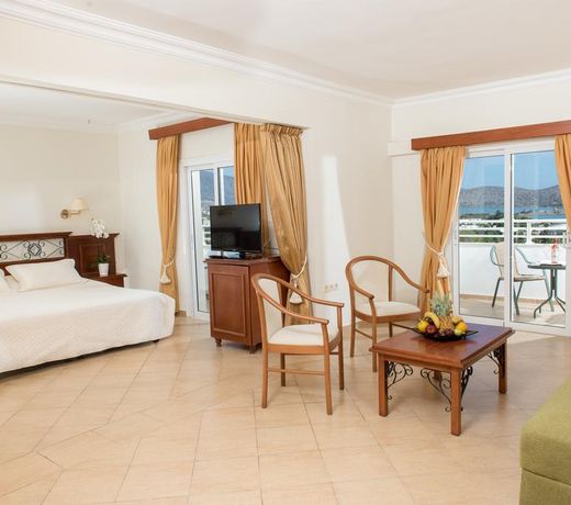 Elounda Breeze Resort
