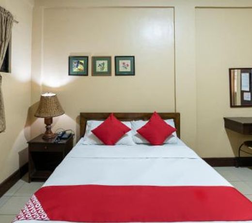 Marquis Hotel & Restaurant