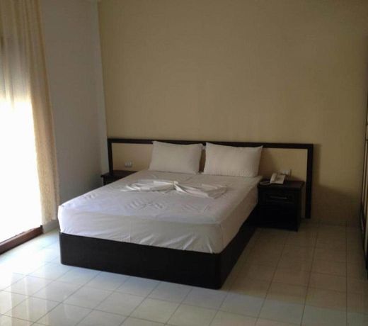 Hotel Sunrise Cameria