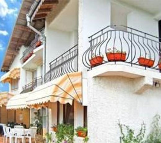 Guest House Delphini