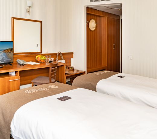 Panorama Hotel - Free EV Charging Station