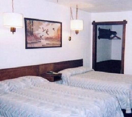 Budget Host Longhorn Motel