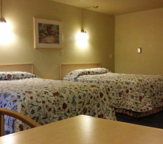 Budget Host Longhorn Motel