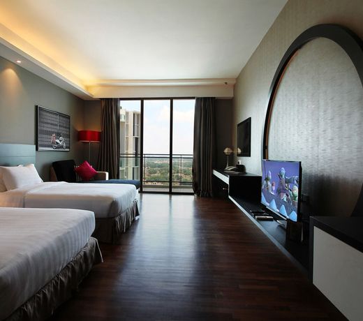 The Shore Hotel & Residences