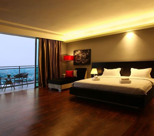 The Shore Hotel & Residences