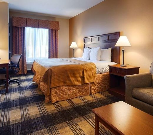 Best Western Lockhart Hotel & Suites