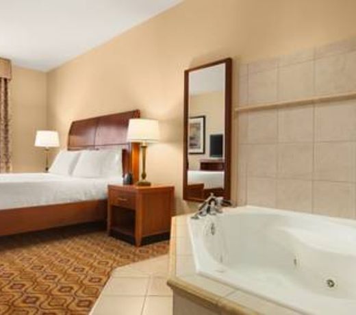Hilton Garden Inn Solomons