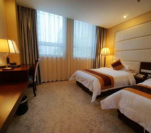 Golden Sun Commercial Hotel