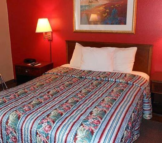 Super 8 by Wyndham Chisago City