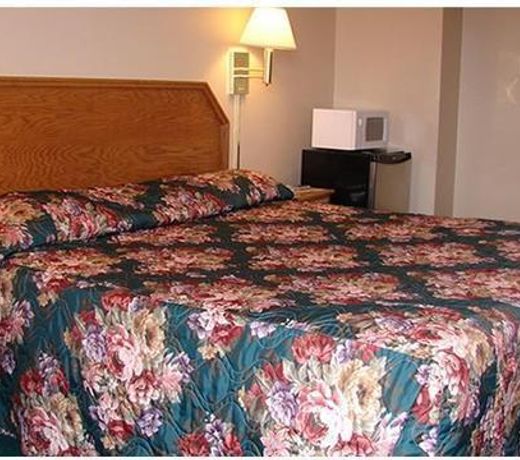RED CARPET INN WIND GAP