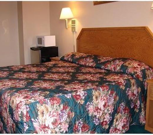 RED CARPET INN WIND GAP