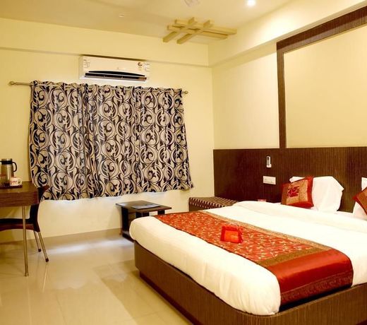 OYO 976 Hotel North Star