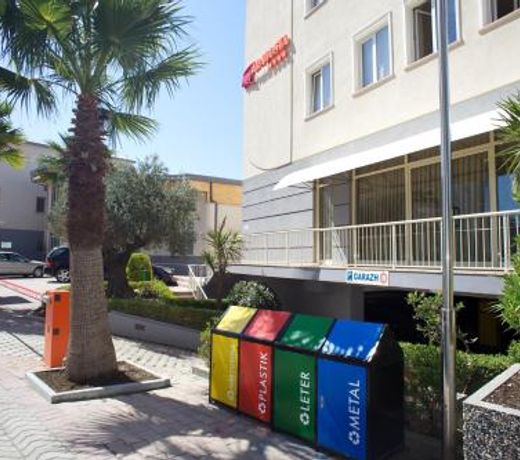 Aragosta Hotel & Restaurant
