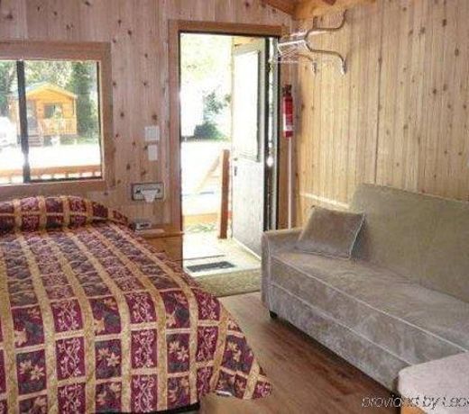 Dean Creek Resort