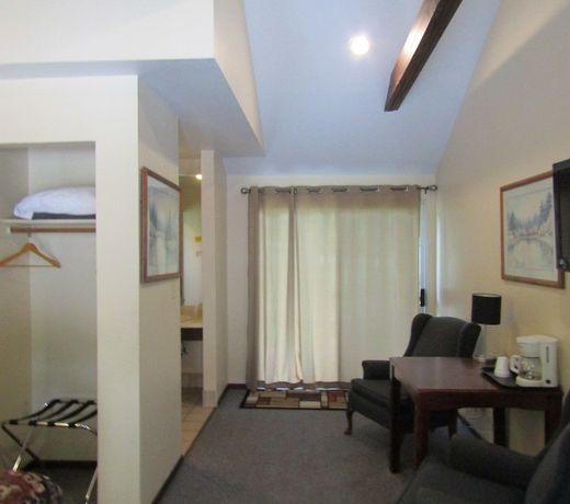 Dean Creek Resort