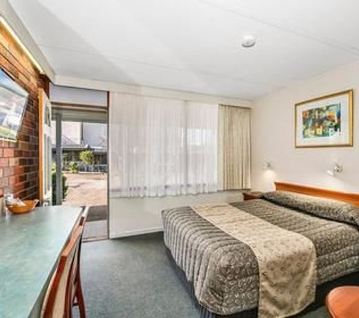 Cedar Lodge Motel